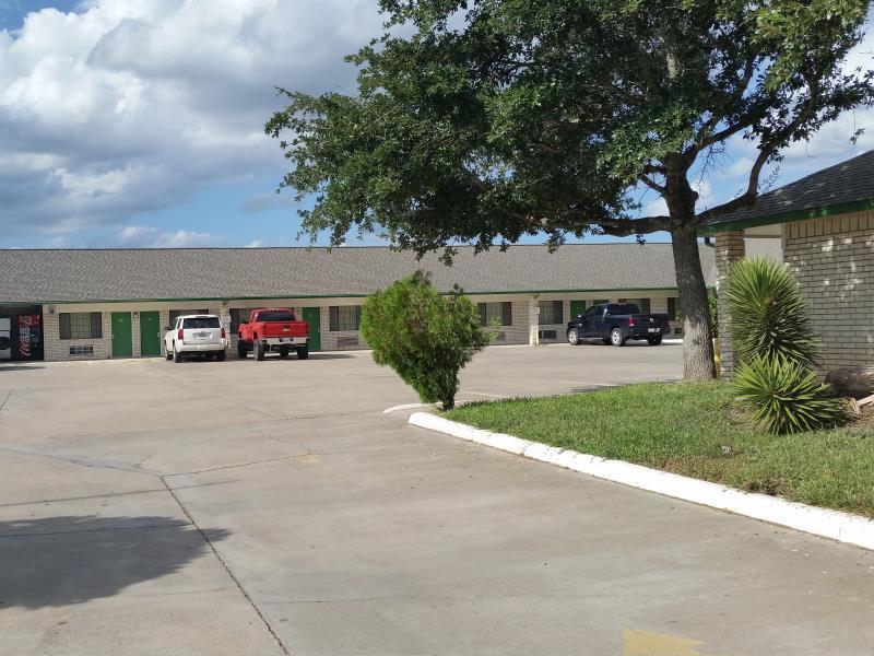 Garden Inn & Suites Hebbronville Exteriör bild